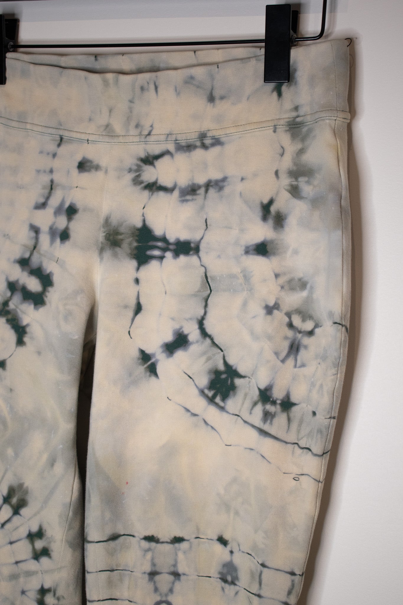 Down To Mars Bleach Dyed Yoga Pants | Medium