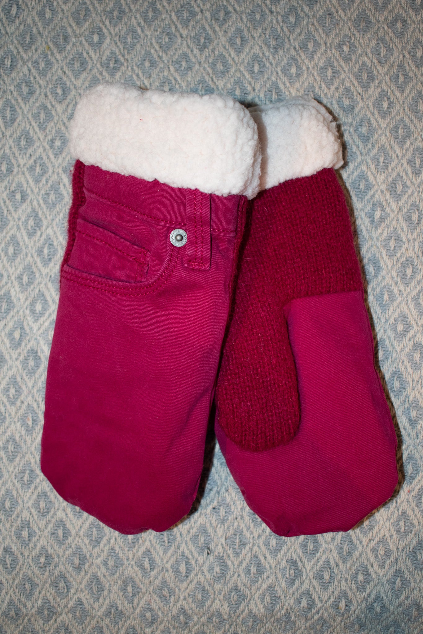 Fuchsia Mittens