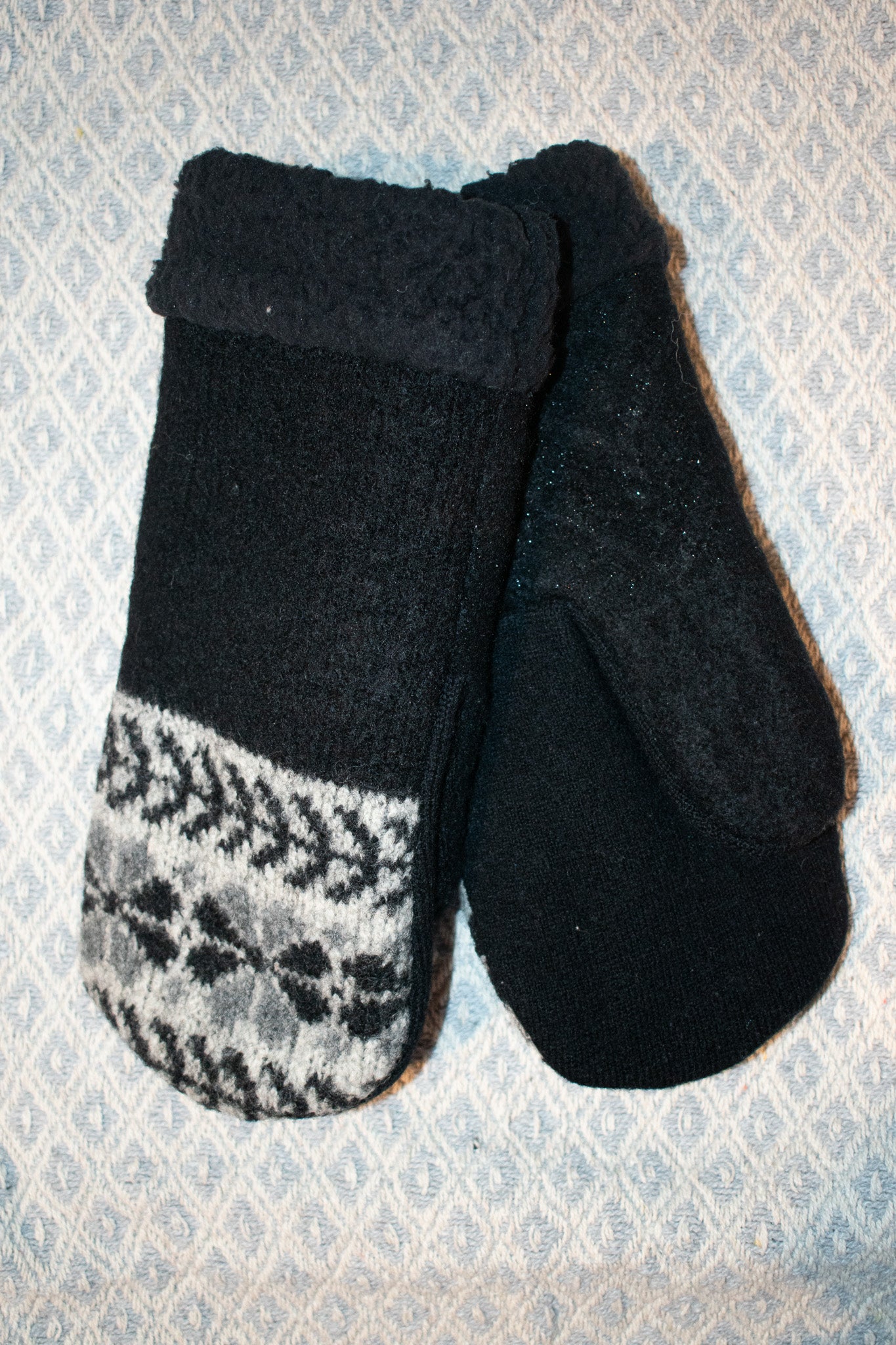 Sparkly Black Mittens