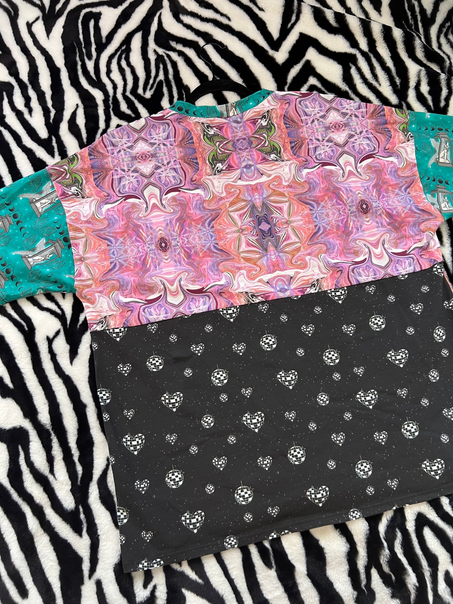 earth & skye splice tee