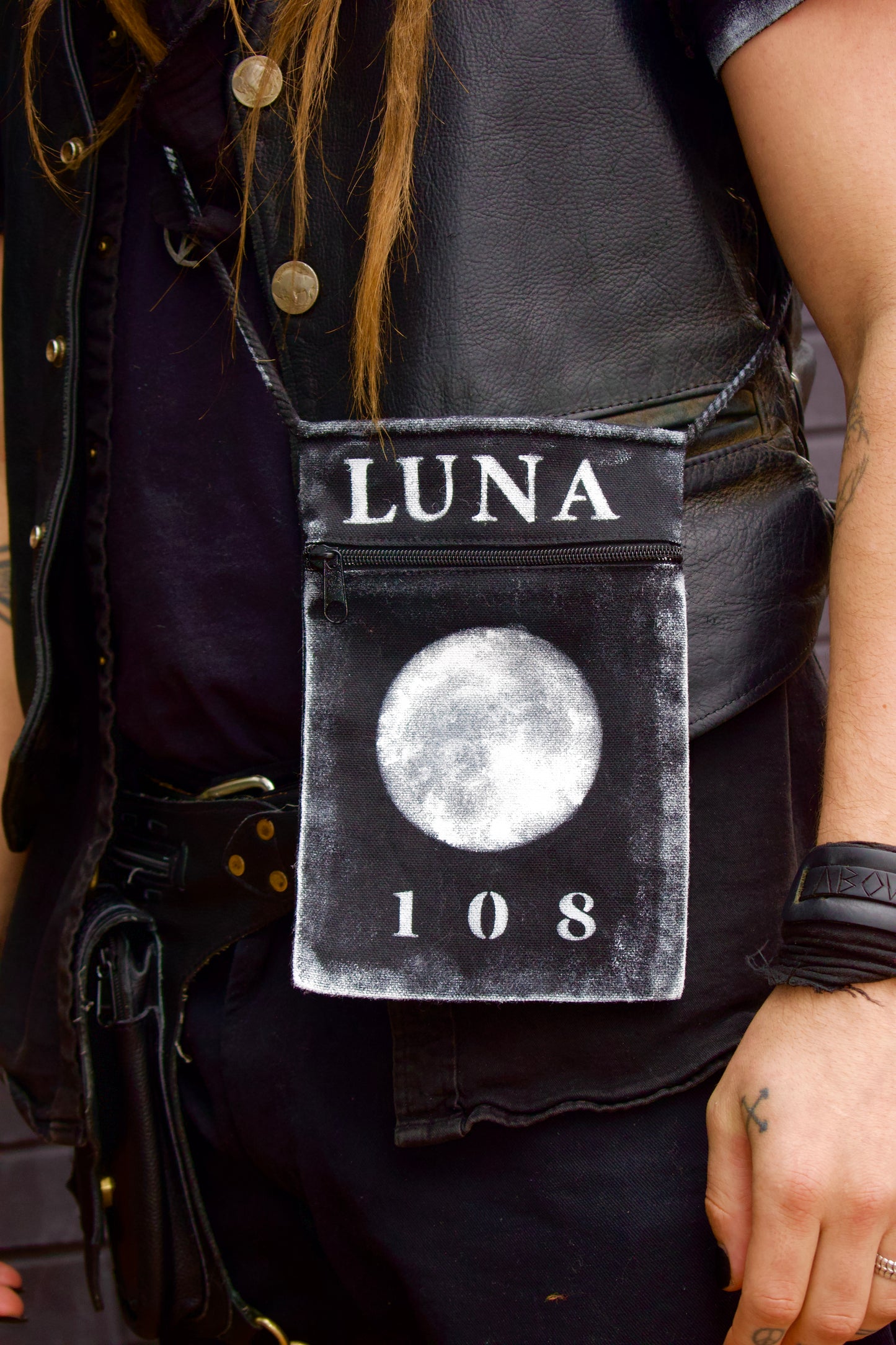 Wandering I Luna Bag