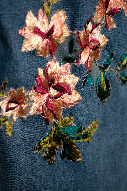 Embroidered Cropped Denim Pants | Medium