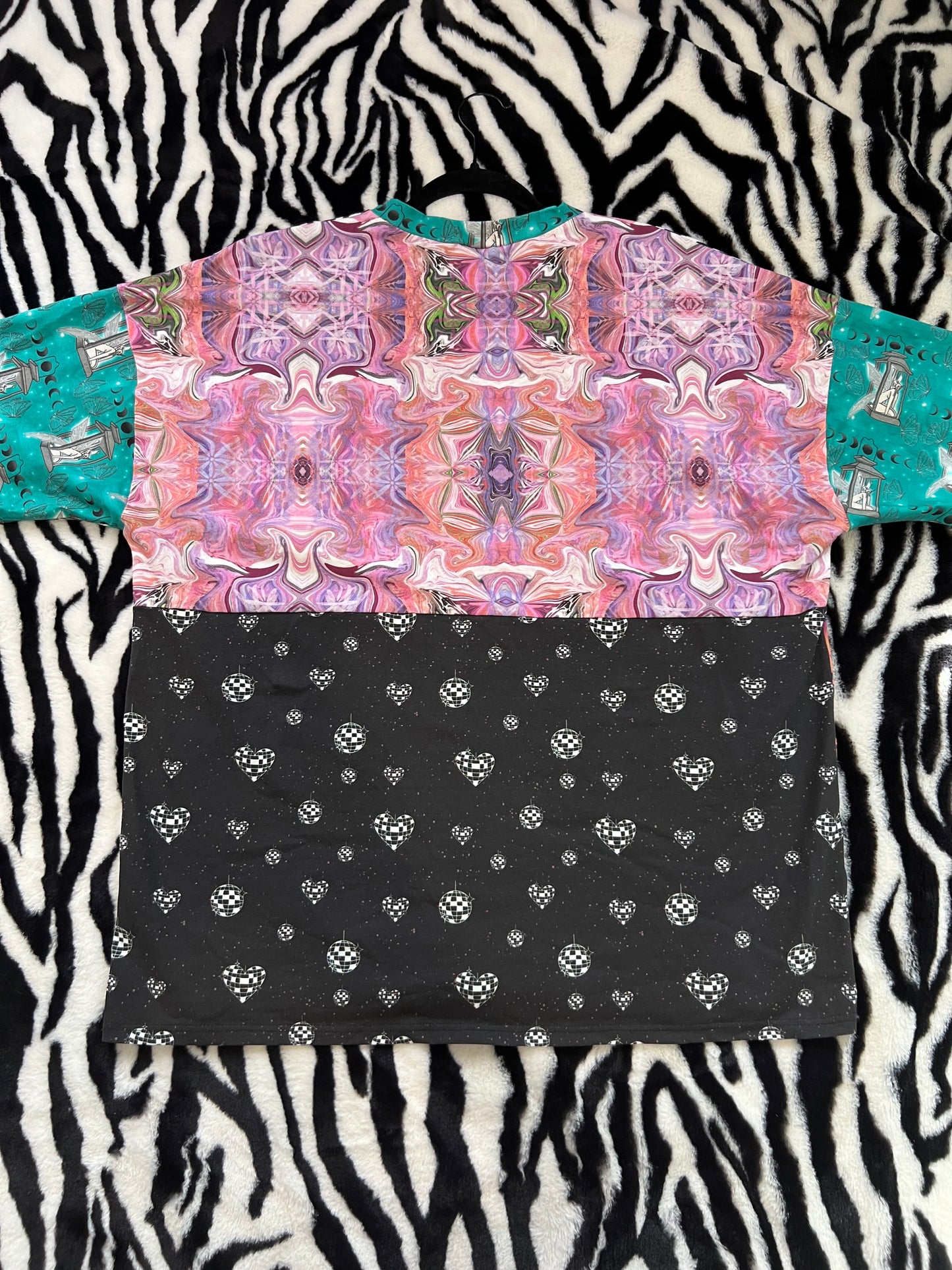 earth & skye splice tee