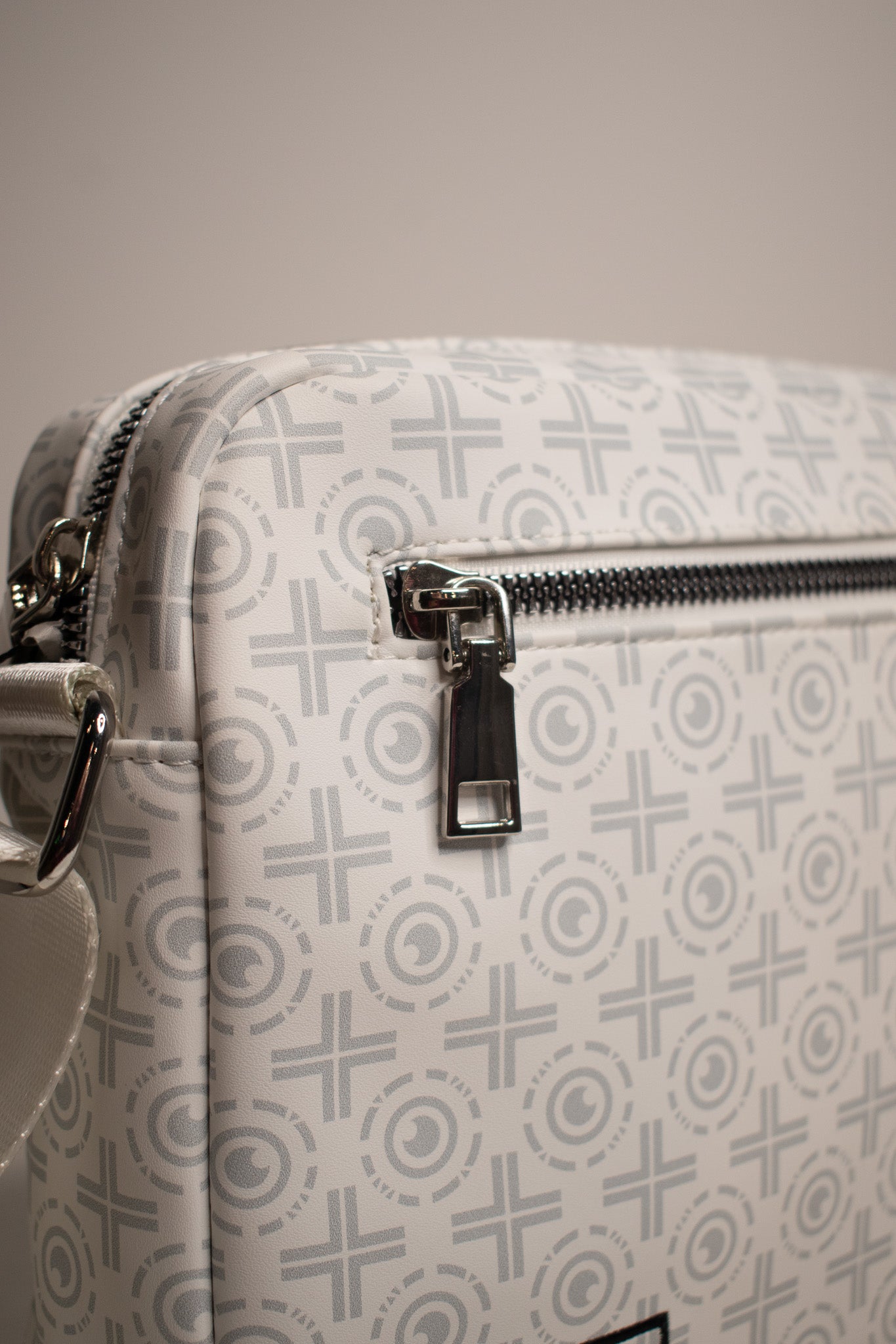 Wikivisuals WV One of One Bag
