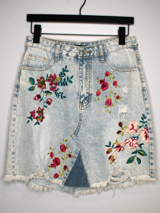 Light Wash Embroidered Skirt | Small