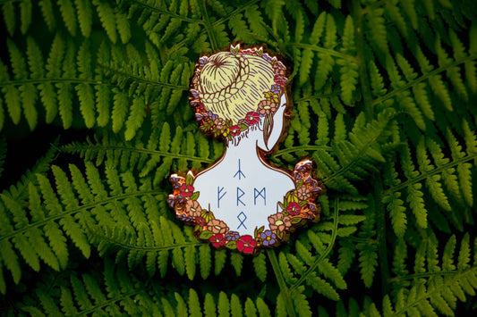 May queen pin