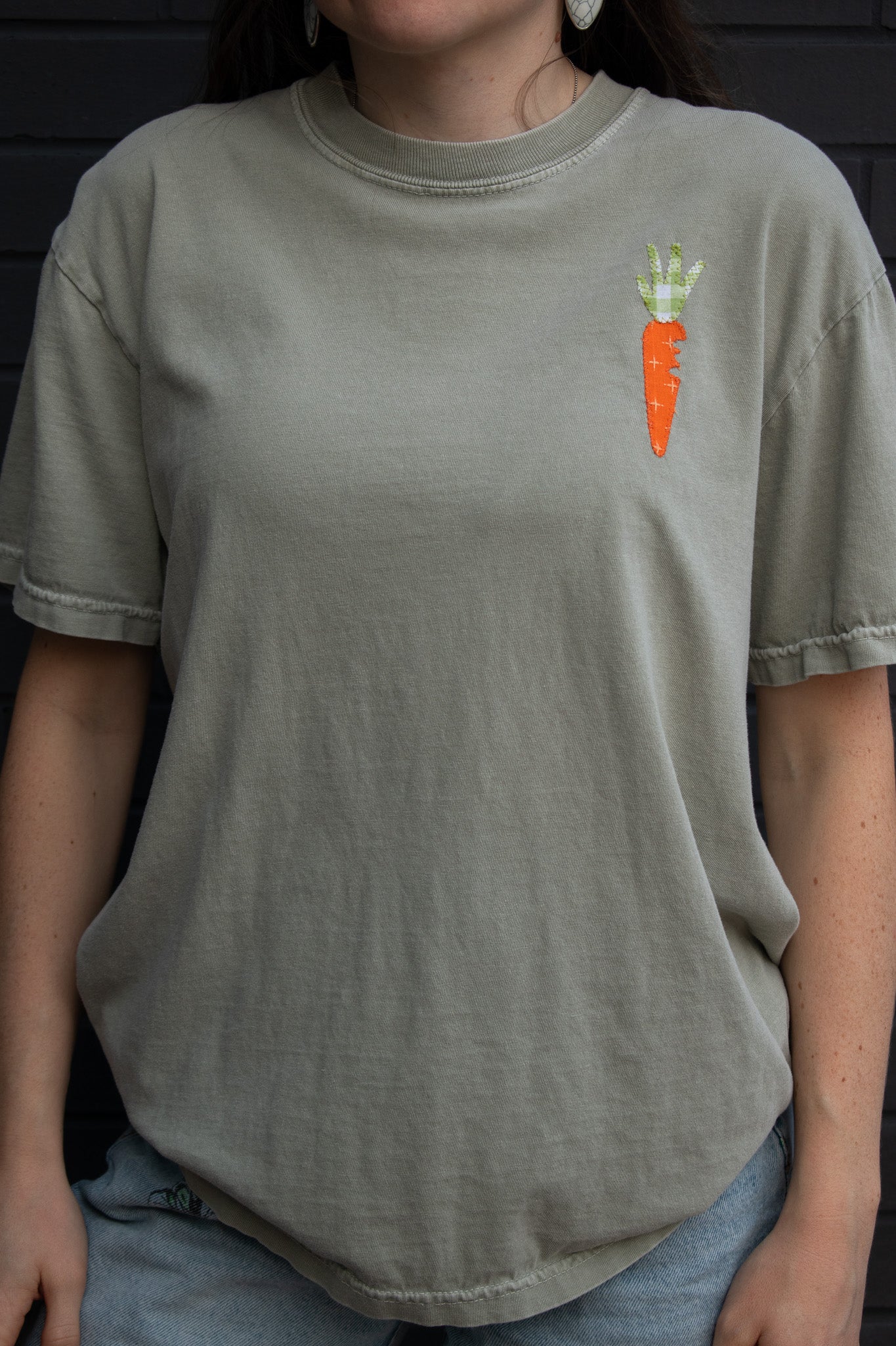 Carrot Horse Tee | M