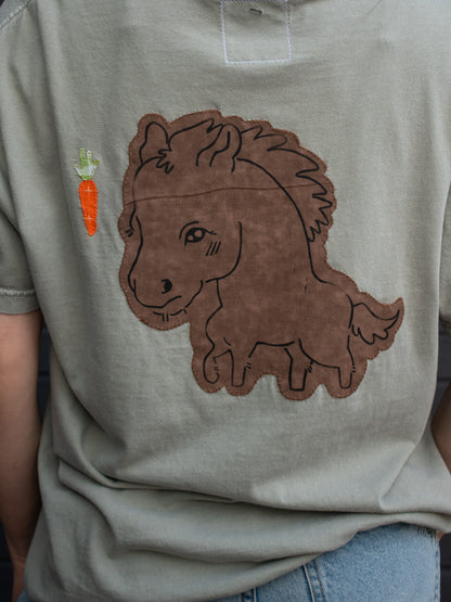 Carrot Horse Tee | M