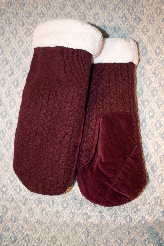 Maroon Knitted Mittens