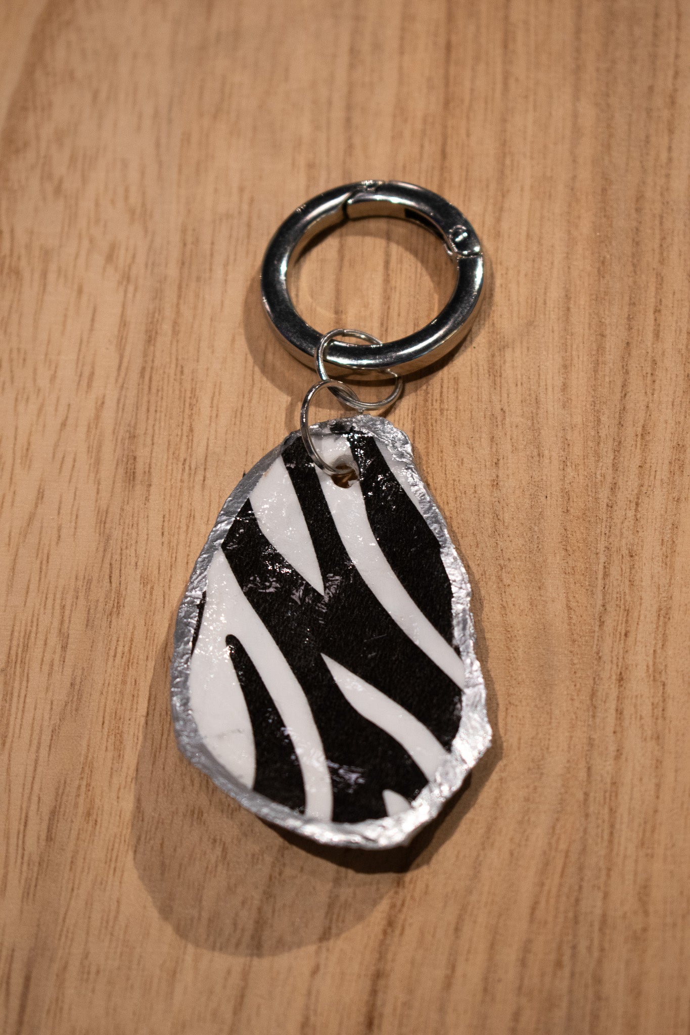 Oyster Shell Bag Charm (Zebra)