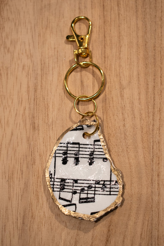 Oyster Shell Bag Charm (Music Notes)